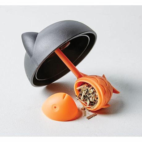 Black Cat Teapot With Goldfish Infuser
