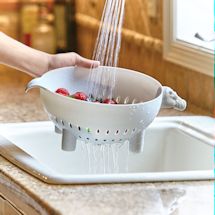 Product Image for Plastic Hippo Colander